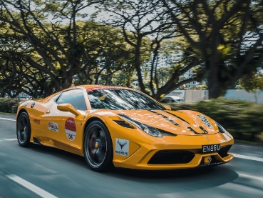 黄色いランボルギーニ レース仕様